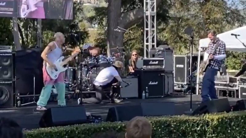 Watch Red Hot Chili Peppers perform with John Frusciante for first time in 12 years