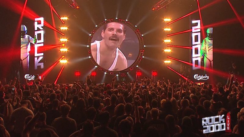 Watch 4000+ people singing along to Freddie Mercury at The Rock 2000 LIVE event