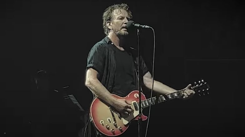 Eddie Vedder tells Pearl Jam crowd how women should deal with anti-abortion men in bed 