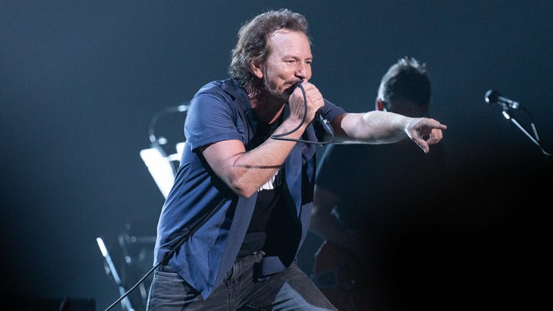 WATCH: Eddie Vedder kicks out Pearl Jam fan from show after she hits another fan