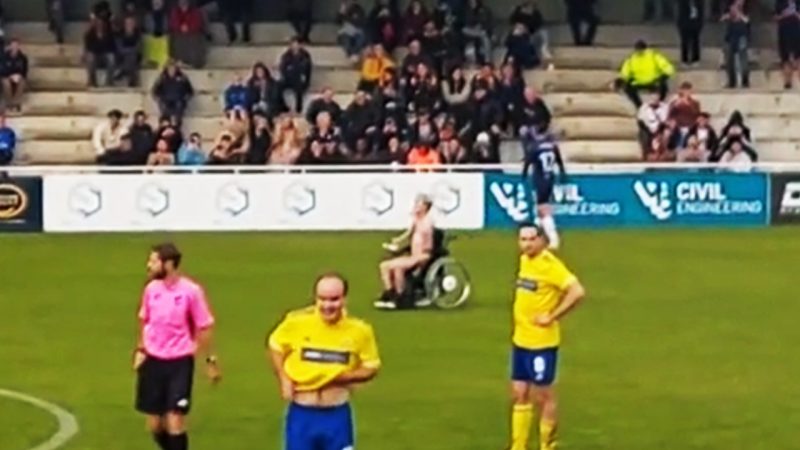 WATCH: Naked bloke in wheelchair streaks during top Kiwi soccer match and it's glorious