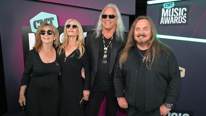 Lynyrd Skynyrd issue statement saying they will stay together after Gary Rossington death