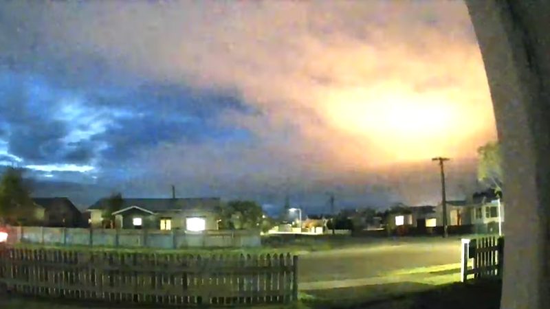 WATCH: Feilding sky set alight by exploding fireball that shakes residents' houses