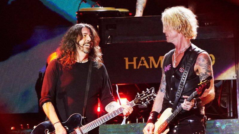 WATCH: Guns N’ Roses bring out Dave Grohl to perform ‘Paradise City’ at end of Glastonbury set