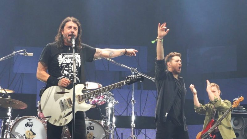 Michael Bublé joins Foo Fighters onstage to perform ‘Haven’t Met You Yet’