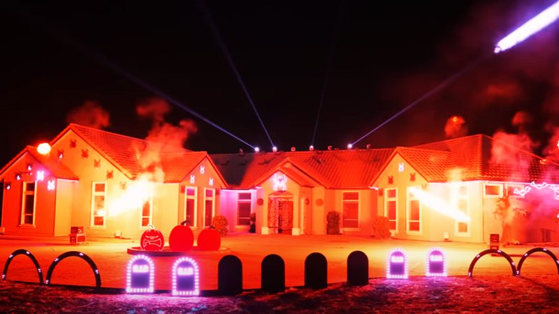 WATCH: Bloke wins Halloween with insane light show set to System Of A Down