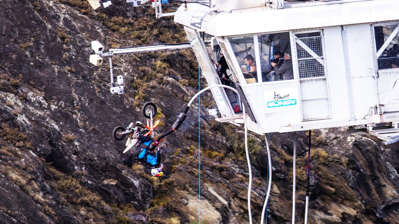 WATCH: Maddog stuntman breaks his own world record for highest motorbike bungy in Queenstown