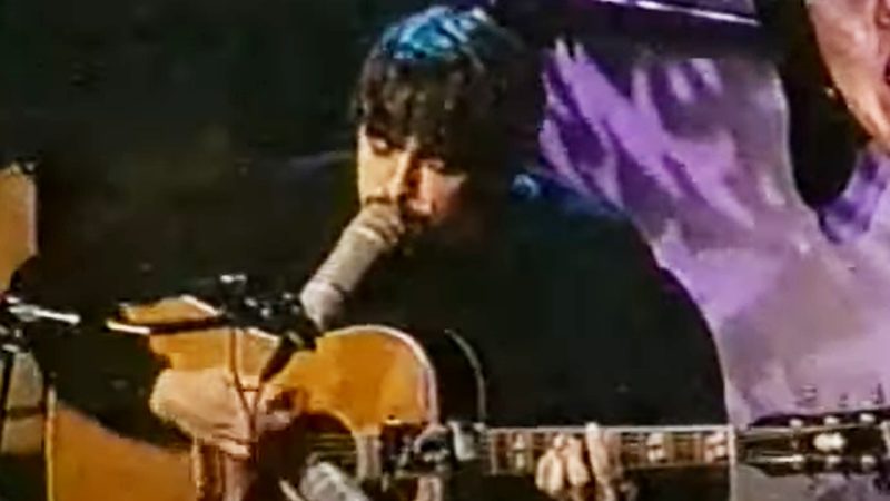 WATCH: 29-year-old Dave Grohl’s first-ever acoustic performance of ‘Everlong’ is still unreal