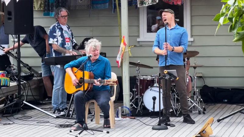 WATCH: Neil Finn did a surprise performance at Auckland Markets and played ‘all his bangers’